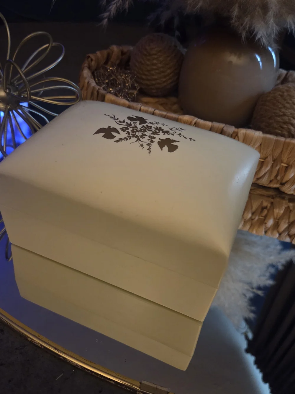 Vintage 70s Box |  Jewelery Box | Storage With Style |Cream Gold Birds Vanity